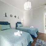 Sunny Coastal Getaway Coast By Pikhost * 히마레