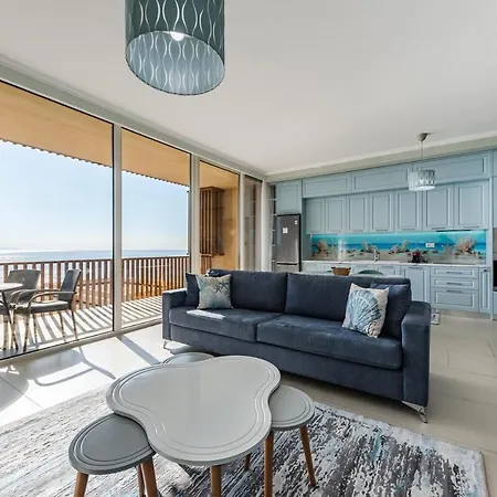 Sunny Coastal Getaway Coast *