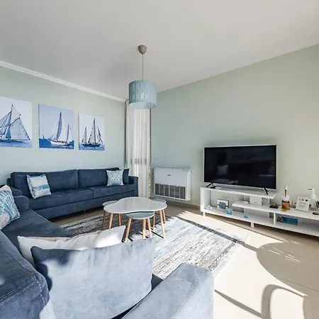 Villa Sunny Coastal Getaway Coast