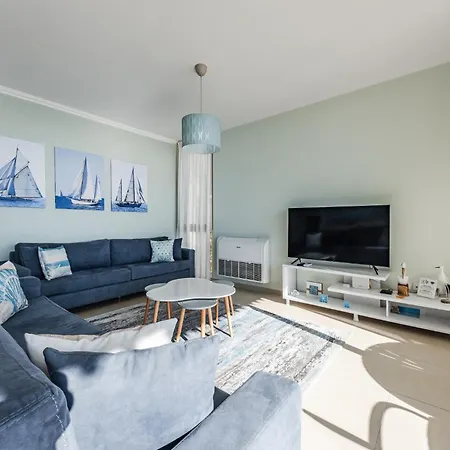 Villa Sunny Coastal Getaway Coast By Pikhost