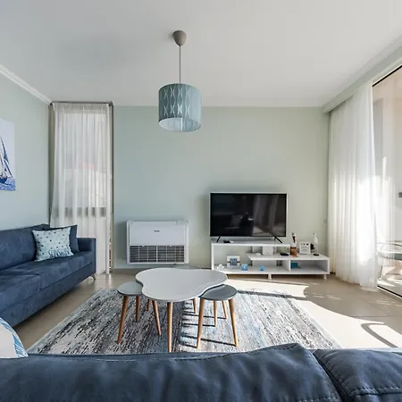 Villa Sunny Coastal Getaway Coast By Pikhost *